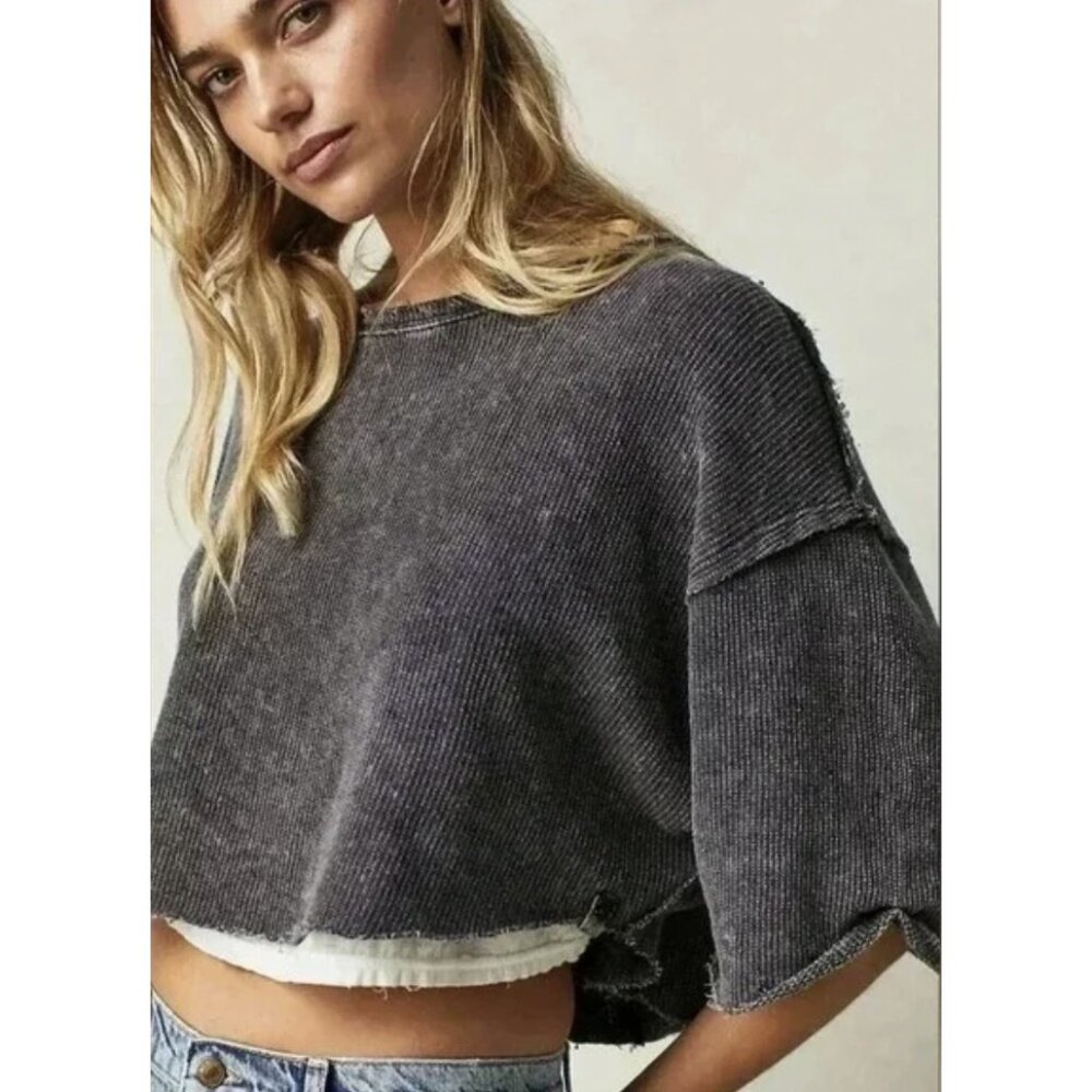 FREE PEOPLE WE THE FREE Off My Mind Cropped T-Shirt Top in Washed Black Casual - Picture 1 of 15